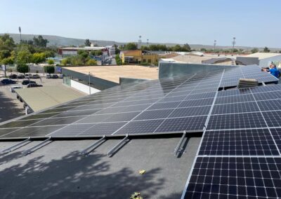 Instalación fotovoltaica en un tejado de vivienda