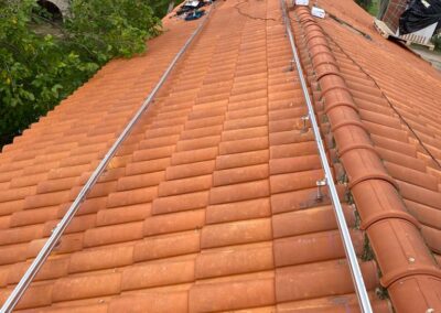 Instalación fotovoltaica en un tejado de vivienda