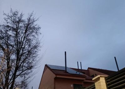 Instalación fotovoltaica en un tejado de vivienda